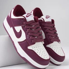 Кроссовки sb dunk бордовые