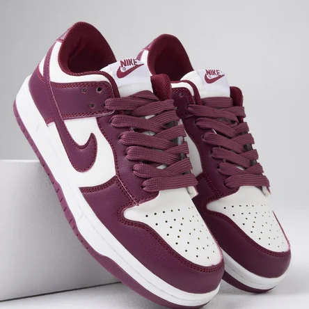 Кроссовки sb dunk бордовые